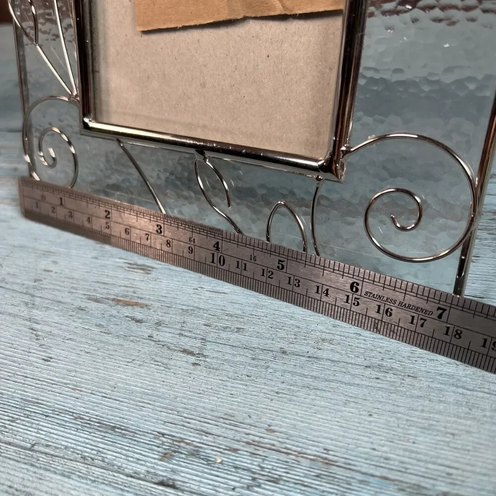 Vintage Picture Photo Wire Metal Scrolls Frame 4x6 Photo